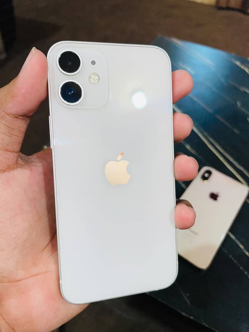 Apple iPhone 12 mini 6