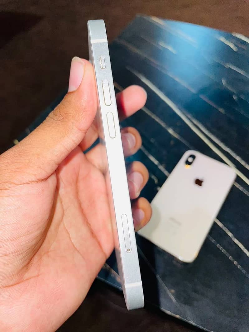 Apple iPhone 12 mini 7
