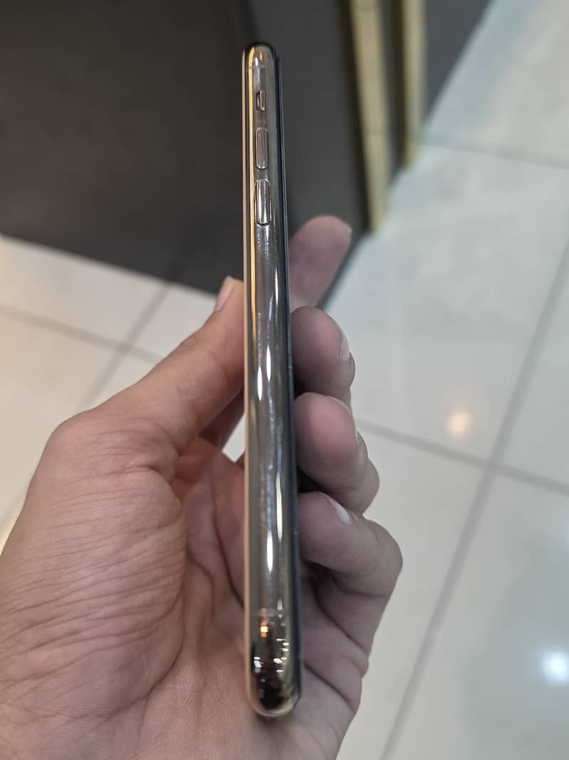 Apple iPhone 11 Pro 3