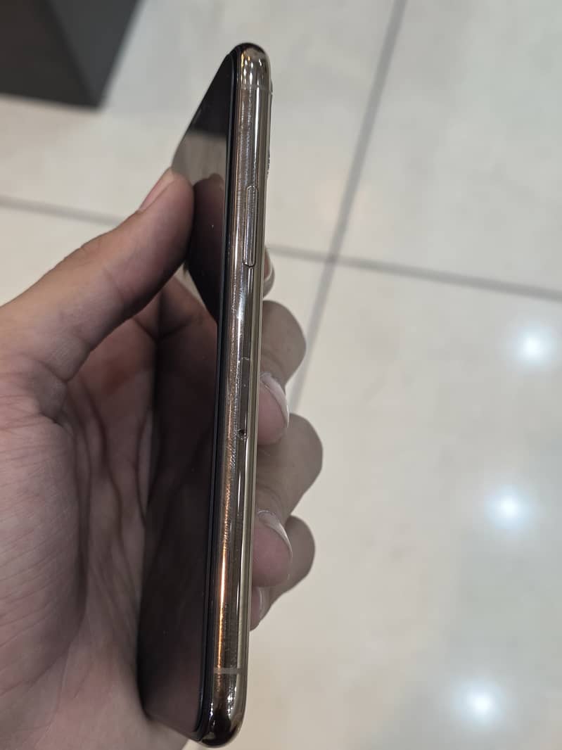 Apple iPhone 11 Pro 5