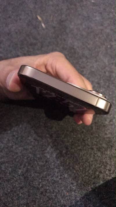 Complete Box iphone 16promax 256gb Desert Titanium Physicall sim NON p