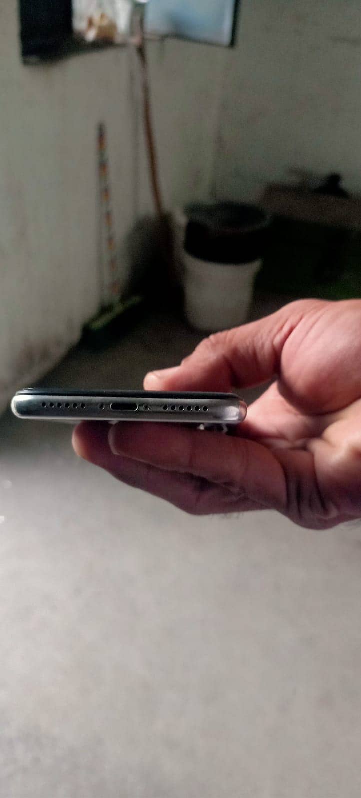 Apple iPhone X 4
