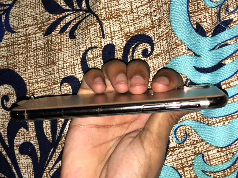 Apple iPhone XS 1