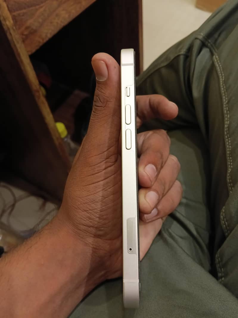 Apple iPhone 14 3