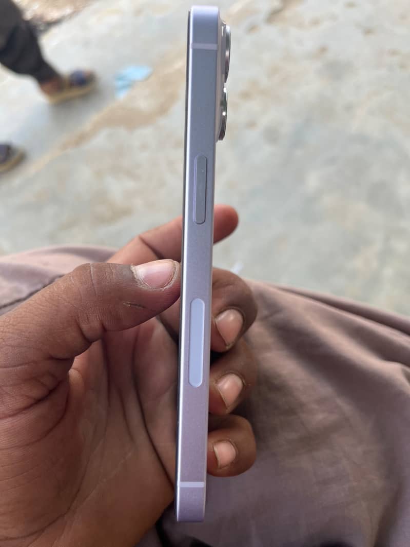 Apple iPhone 14 4