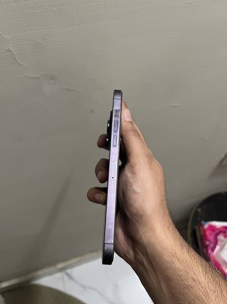 Apple iPhone 14 Pro Max 4