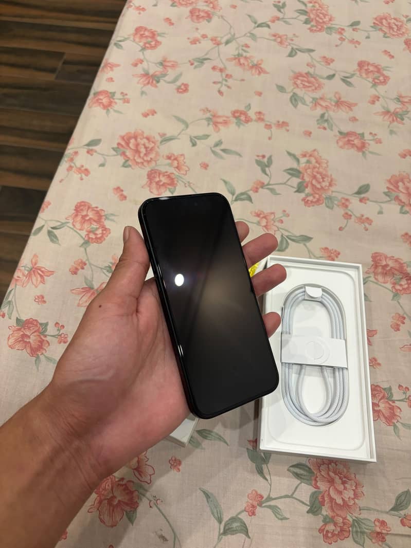 Apple iPhone 16 Plus 2