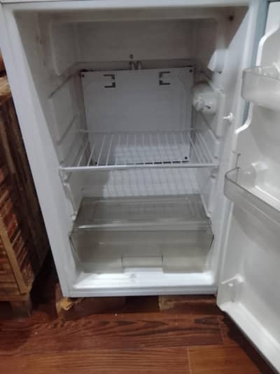 single door mini  room fridge