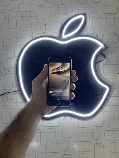 Apple iPhone SE