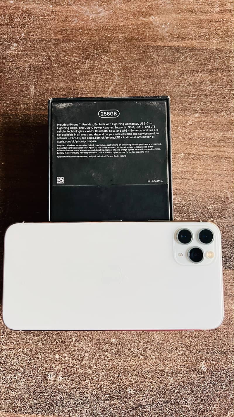 Apple iPhone 11 Pro Max 4