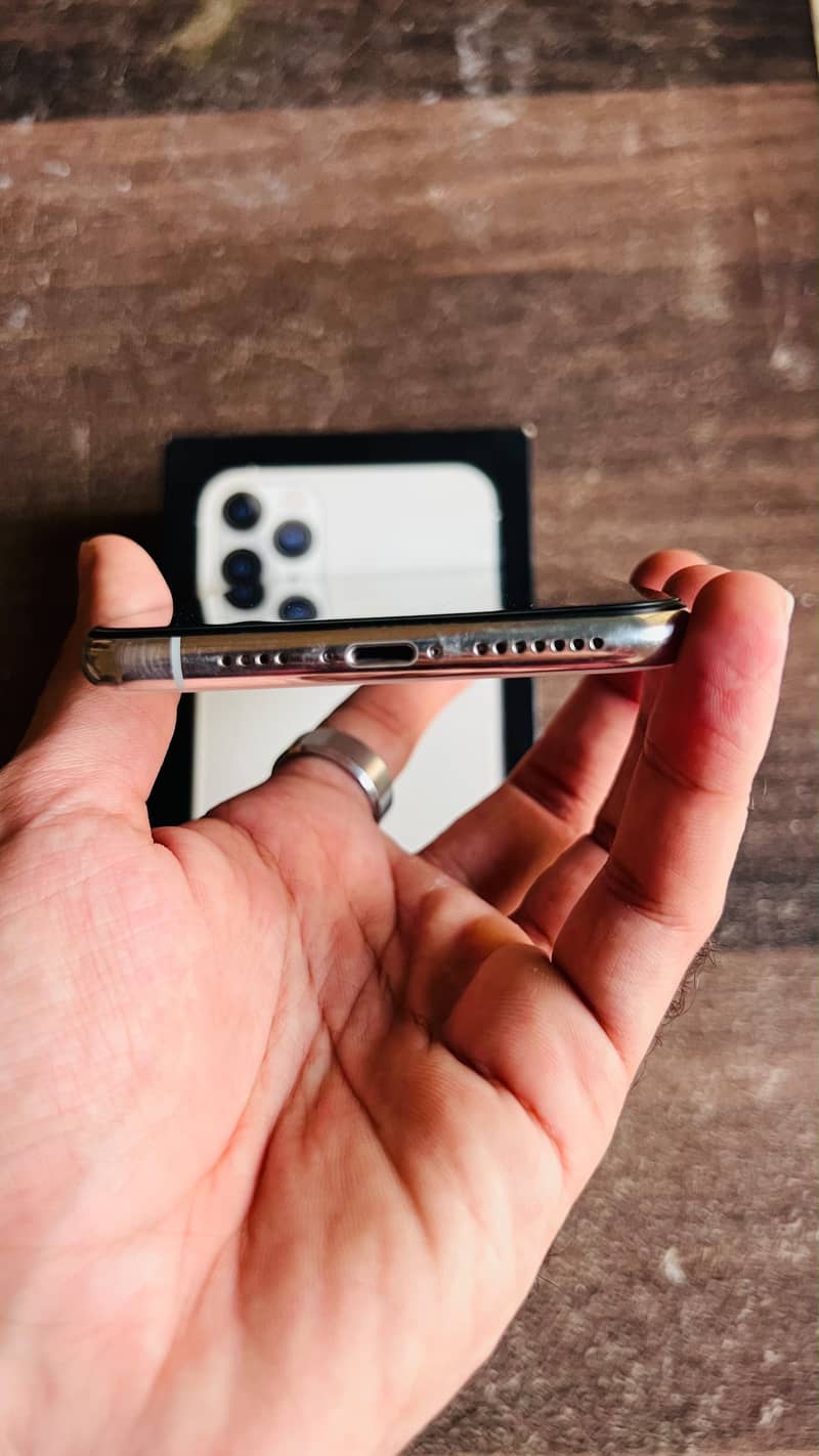 Apple iPhone 11 Pro Max 5