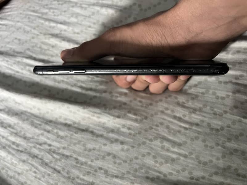 Apple iPhone XS Max 1