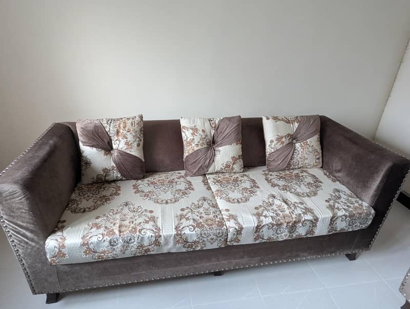 7 seat sofa set. 1
