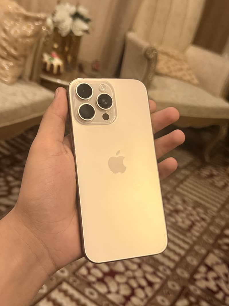 Apple iPhone 16 Pro Max 0