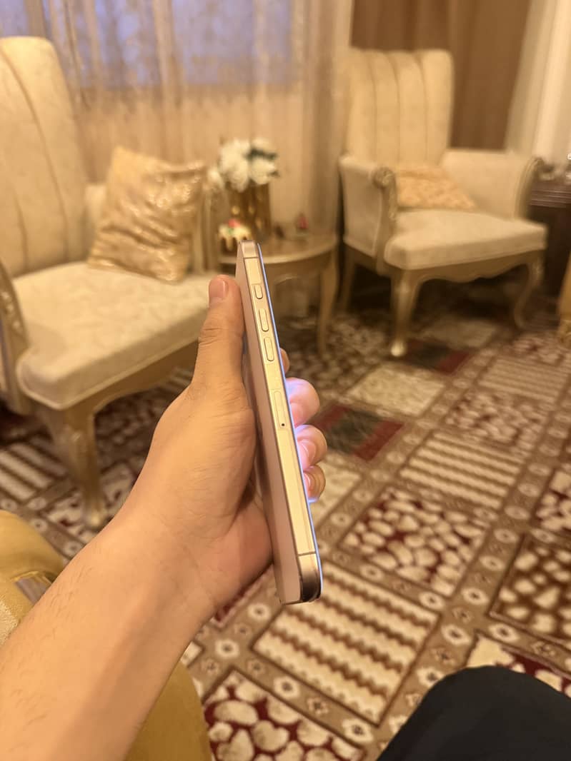 Apple iPhone 16 Pro Max 7
