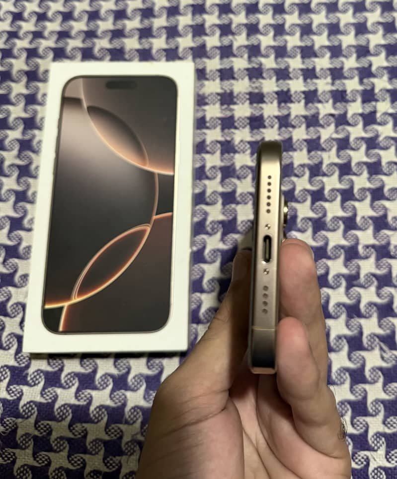 Apple iPhone 16 Pro Max 3