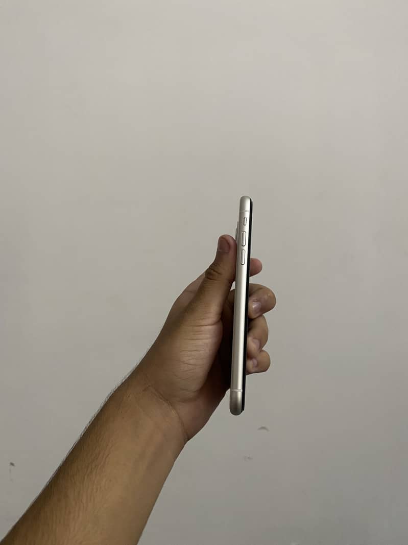 iPhone 11 2