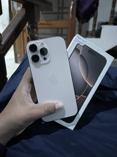 iPhone 16 Pro Max