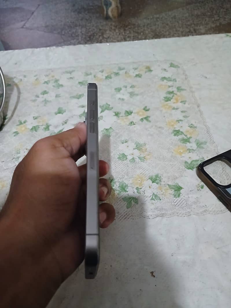 Apple iPhone 15 Pro Max 7