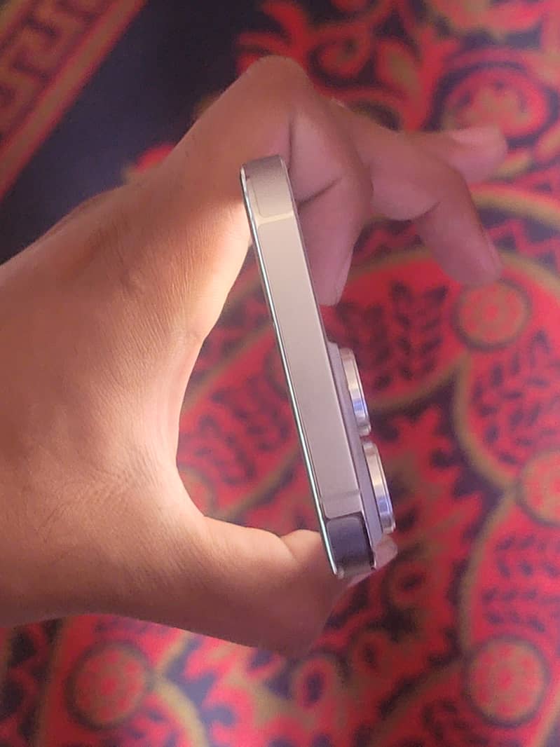 Apple iPhone 14 Pro Max 2