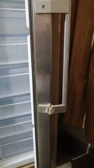 Dawlance vertical upright deep freezer- Metallic silver( digital touch