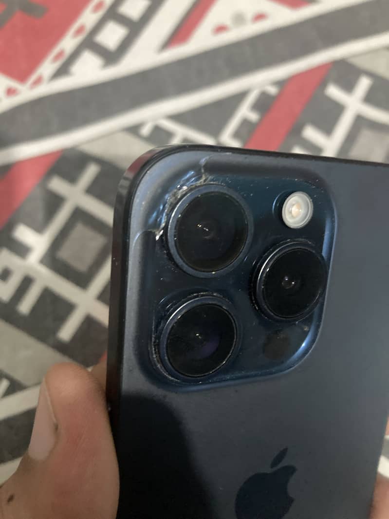 Apple iPhone 15 Pro 0