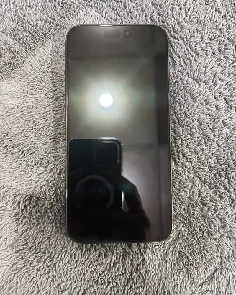 Apple iPhone 15 Pro 2