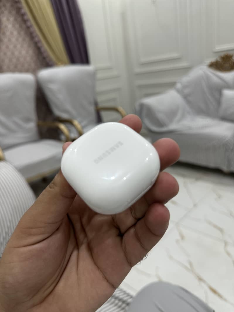 Galaxy buds FE 2