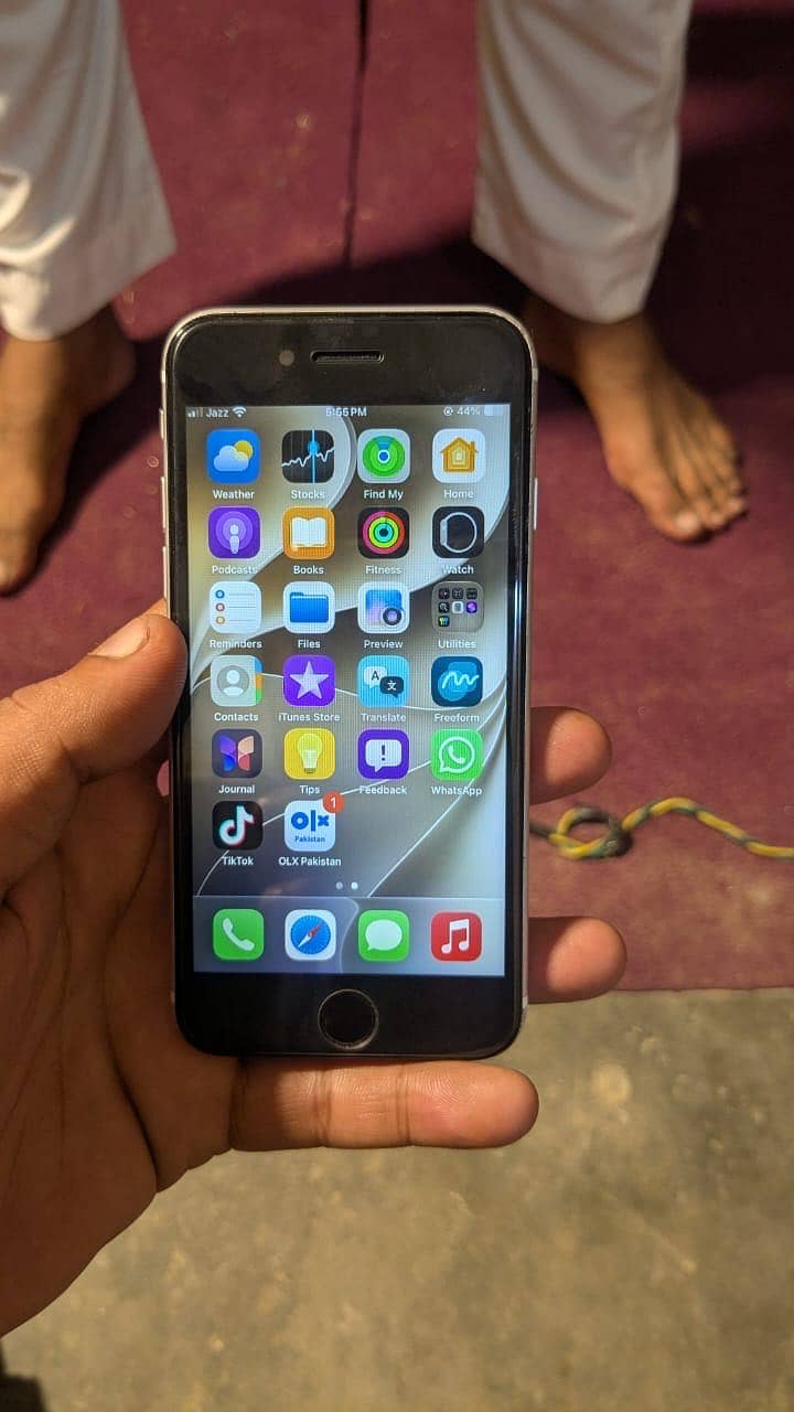 Apple iPhone SE 4