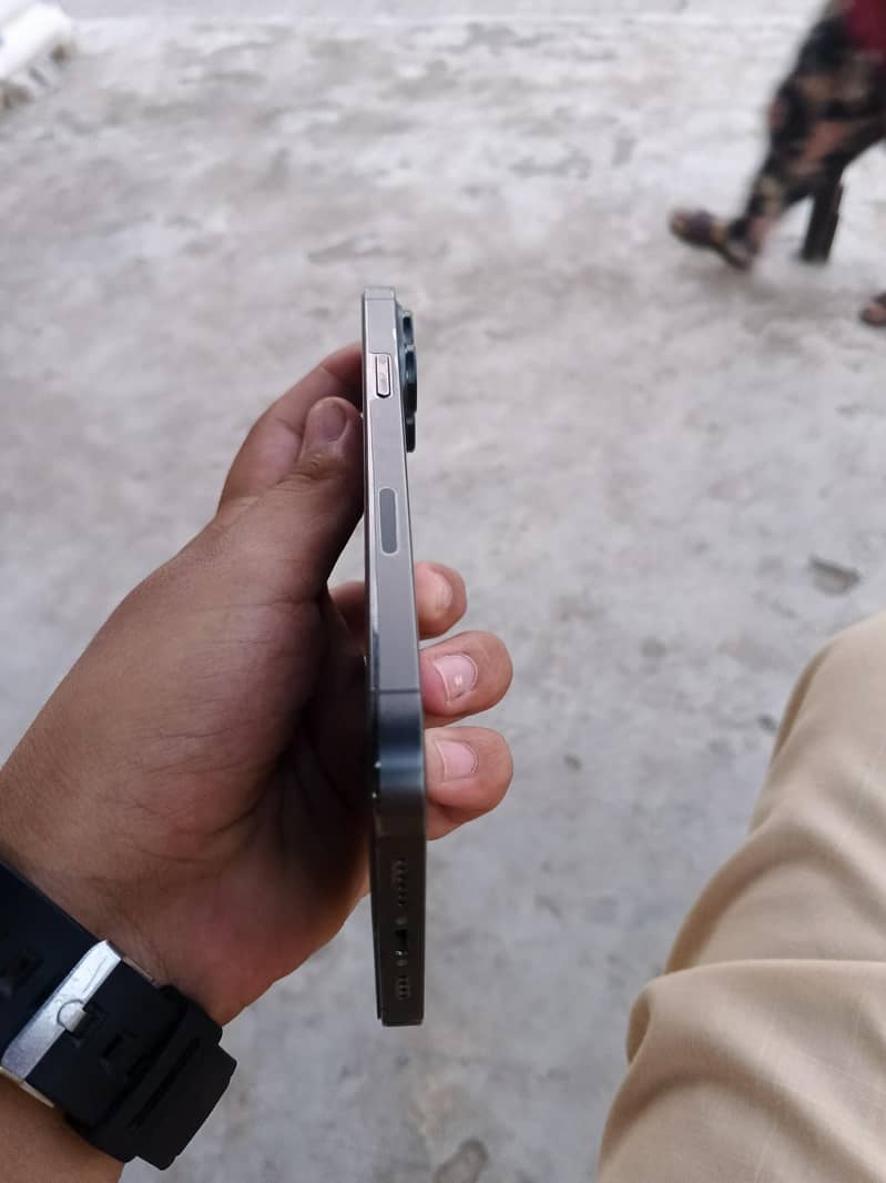 Apple iPhone 13 Pro Max 1