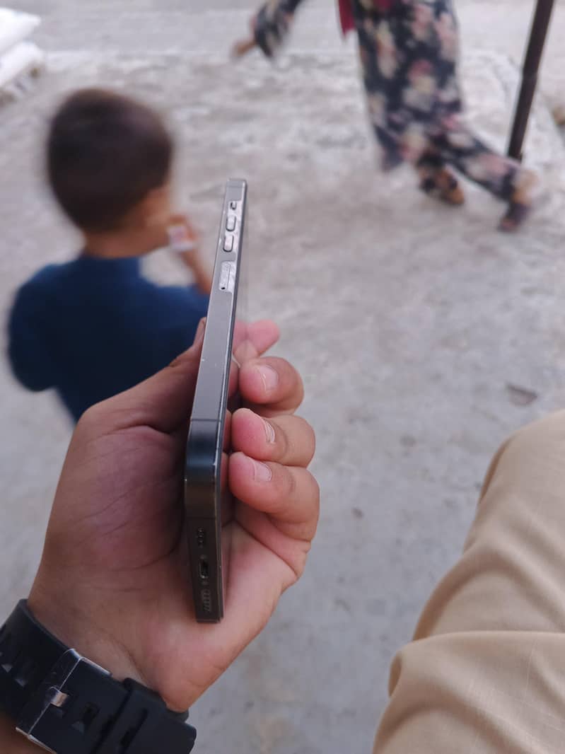 Apple iPhone 13 Pro Max 3