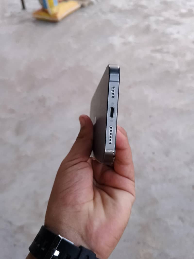 Apple iPhone 13 Pro Max 4
