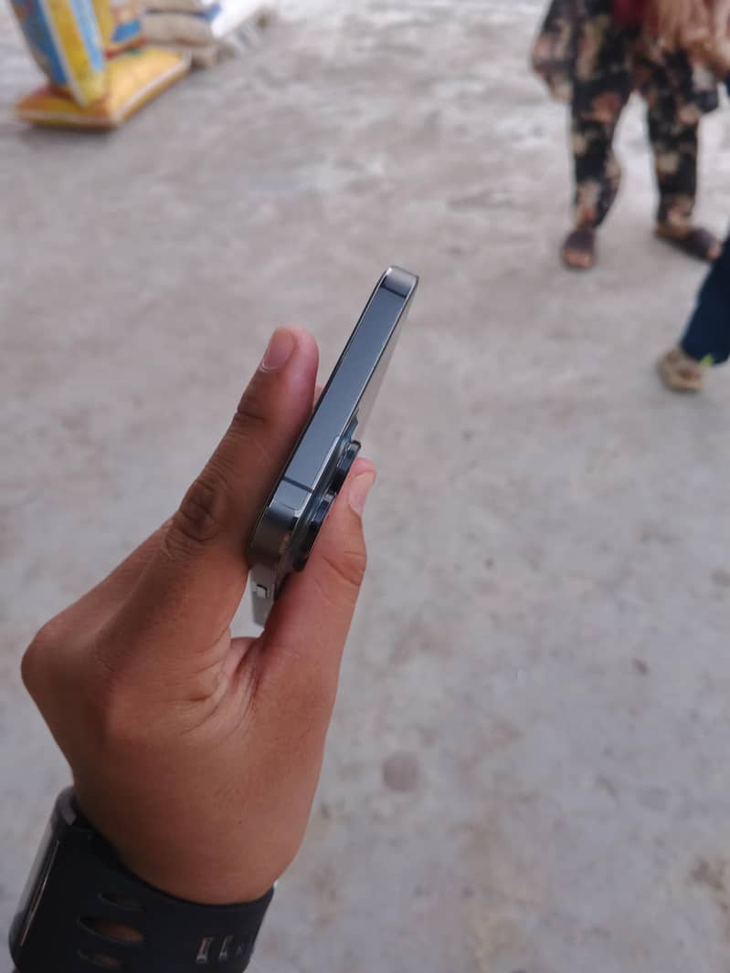 Apple iPhone 13 Pro Max 5