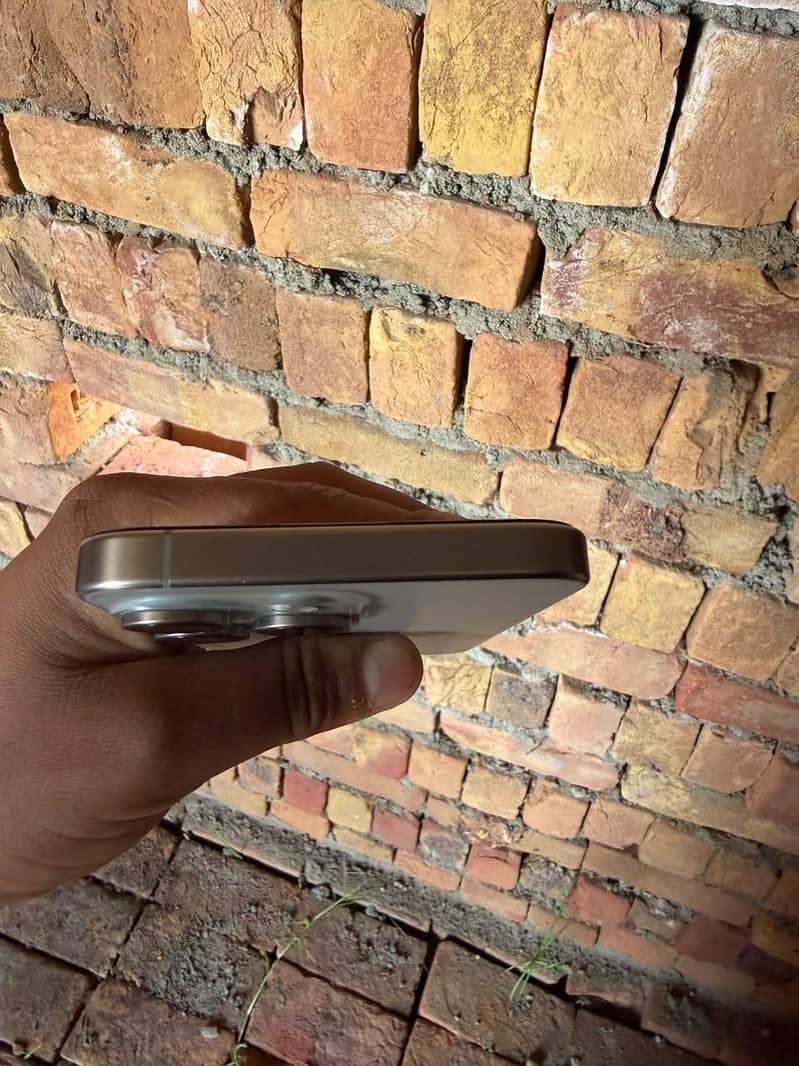 Apple iPhone 15 Pro Max 5
