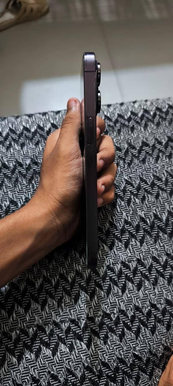 Apple iPhone 14 Pro Max 4