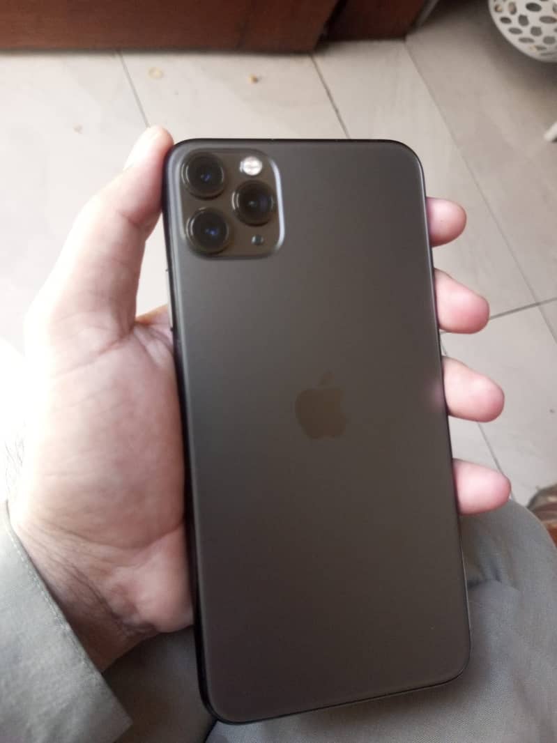 Apple iPhone 11 Pro Max 1