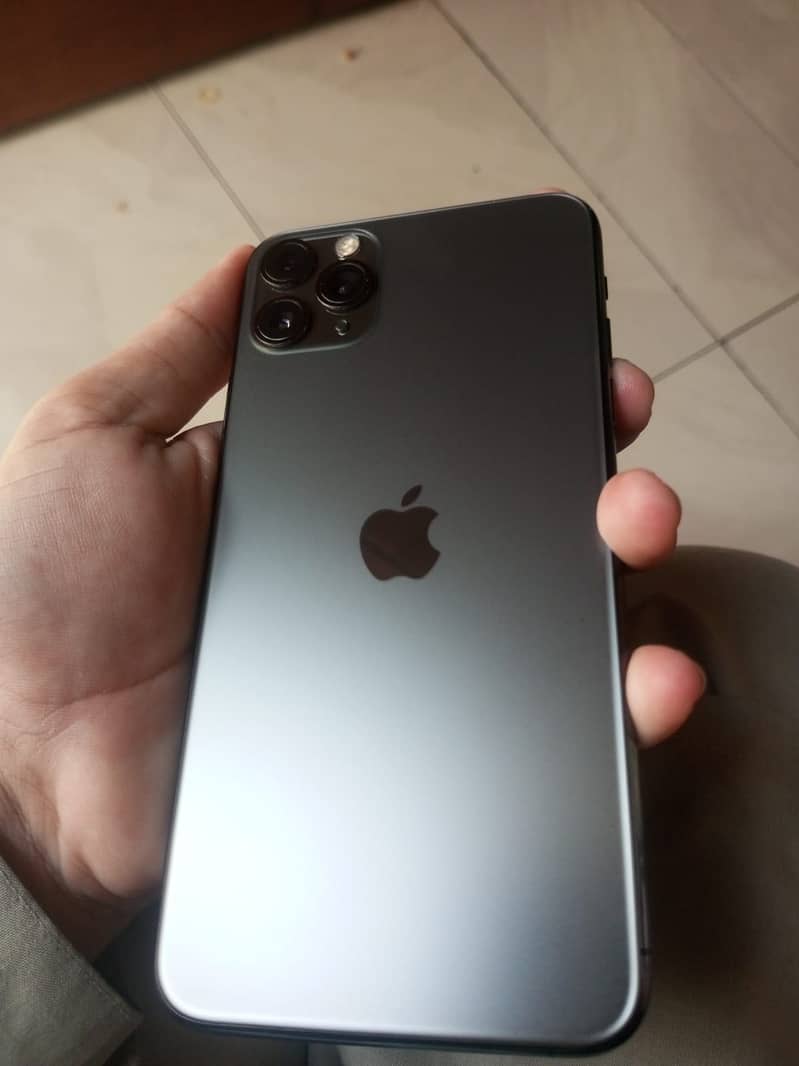Apple iPhone 11 Pro Max 2