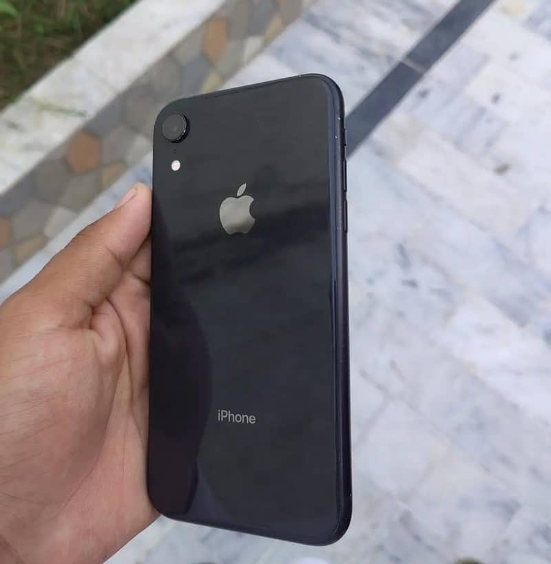 iPhone XR 0