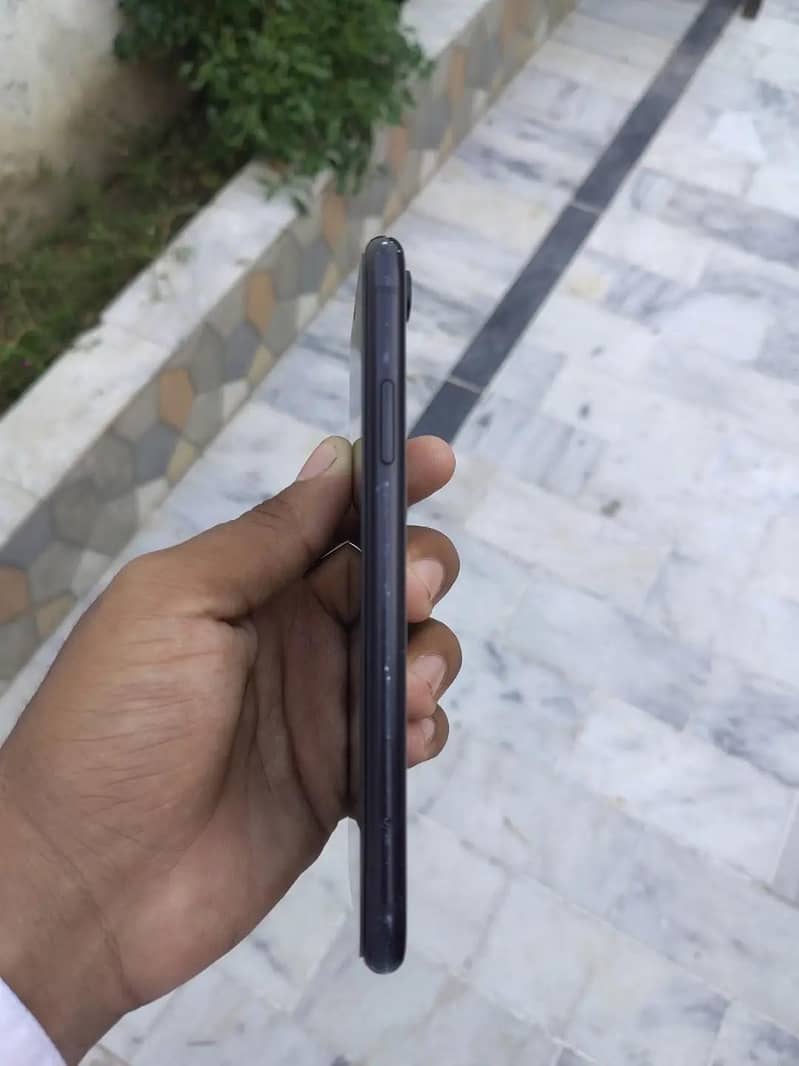 iPhone XR 1