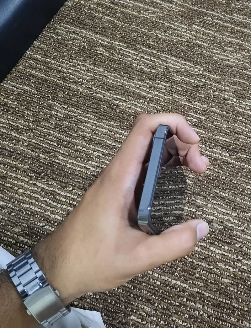 Apple iPhone 12 Pro Max 2