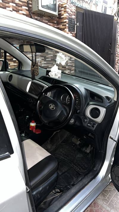 Toyota Vitz 2017