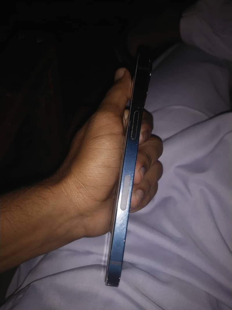 Apple iPhone 13 1