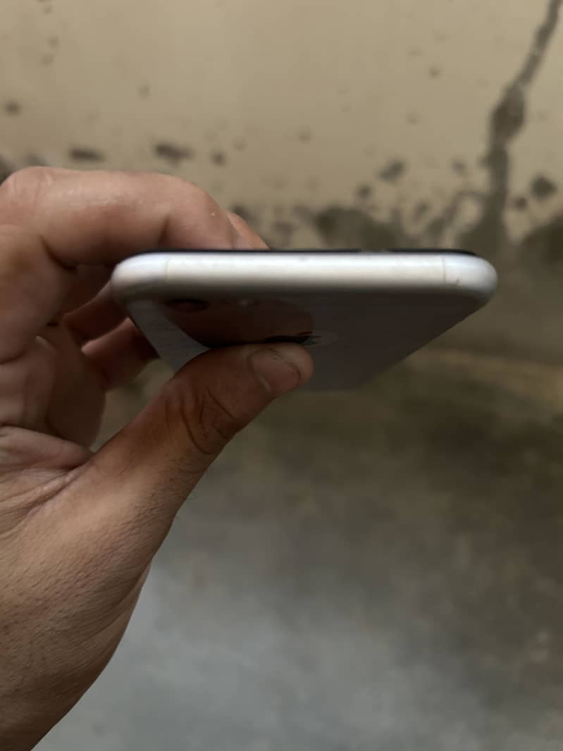 Apple iPhone 6S 4