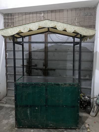 Counter for sale Saf suhtra hay 1 sal pehly bnwya tha
