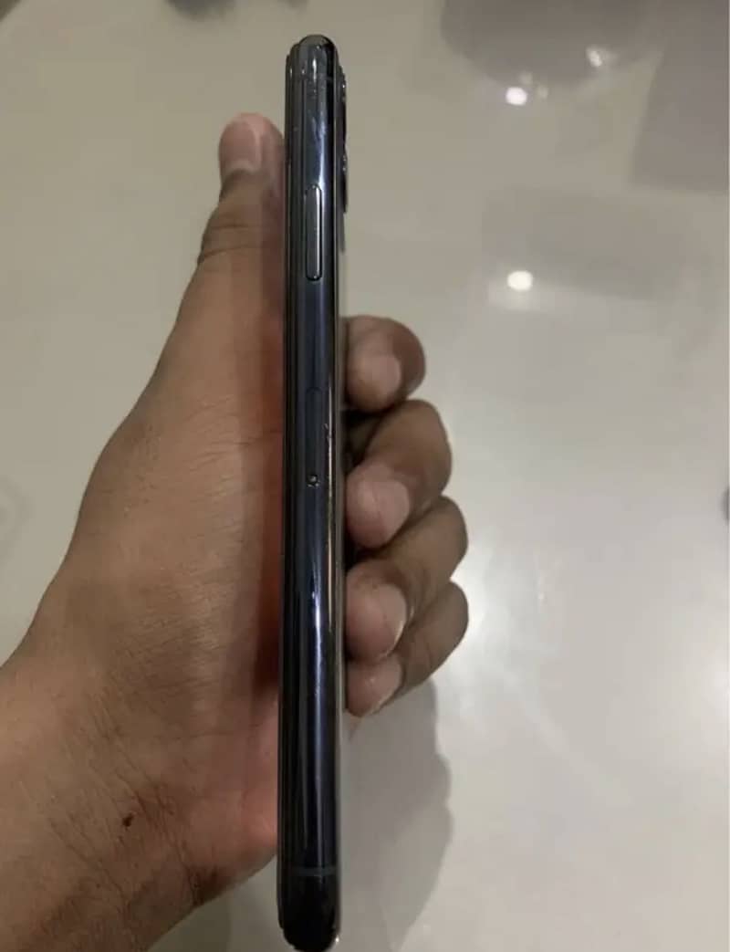 Apple iPhone 11 Pro 1