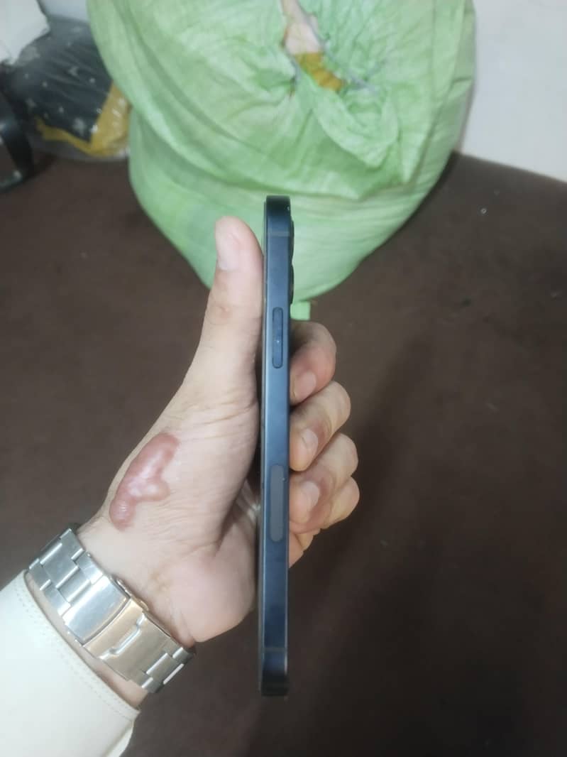 Apple iPhone 12 0
