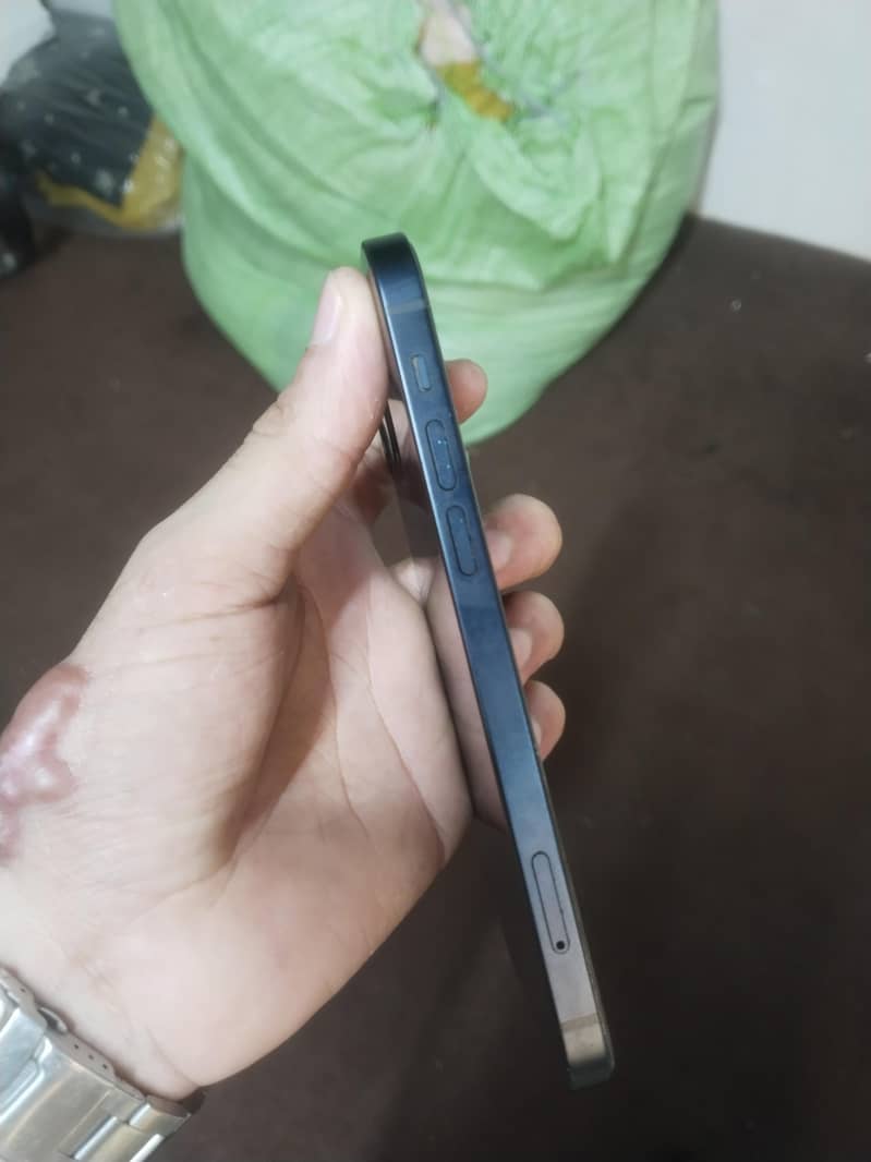 Apple iPhone 12 1