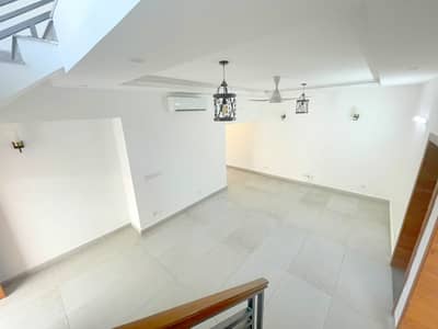 Luxury House | 5 BHK | AC Installed | Margalla Hills View | Beautiful Lawn | F-10 | For Rent