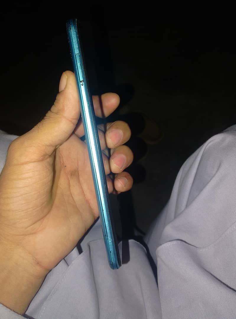 Tecno Spark 8C 4