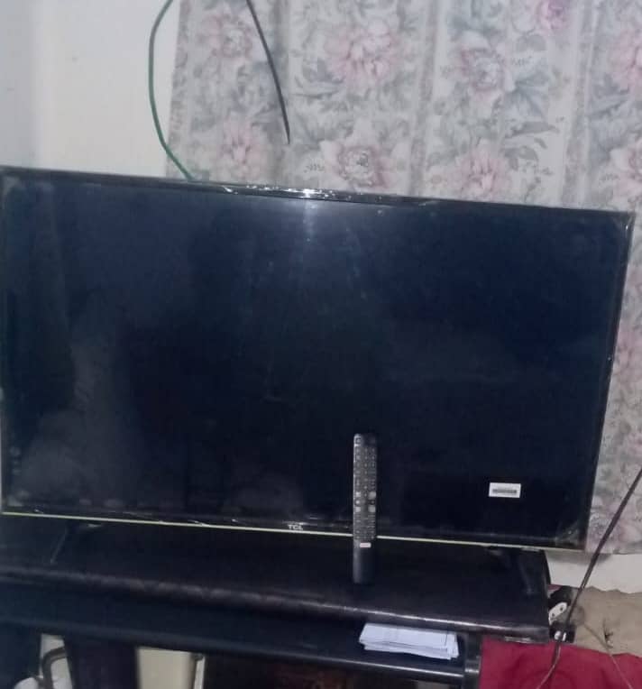 TCL 40" android Led 1